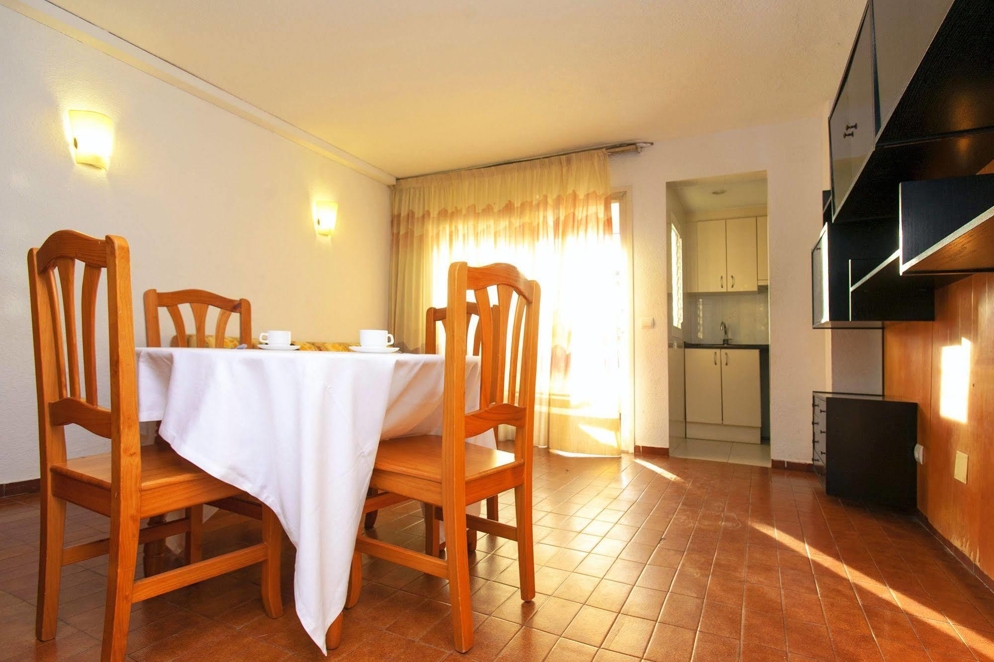 Apartamentos Alboran-Arysal サロウ エクステリア 写真